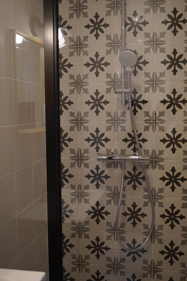 Maison Du Saule Hotel ฟอนตีเนย์-ซูส์-บัวส์ ภายนอก รูปภาพ